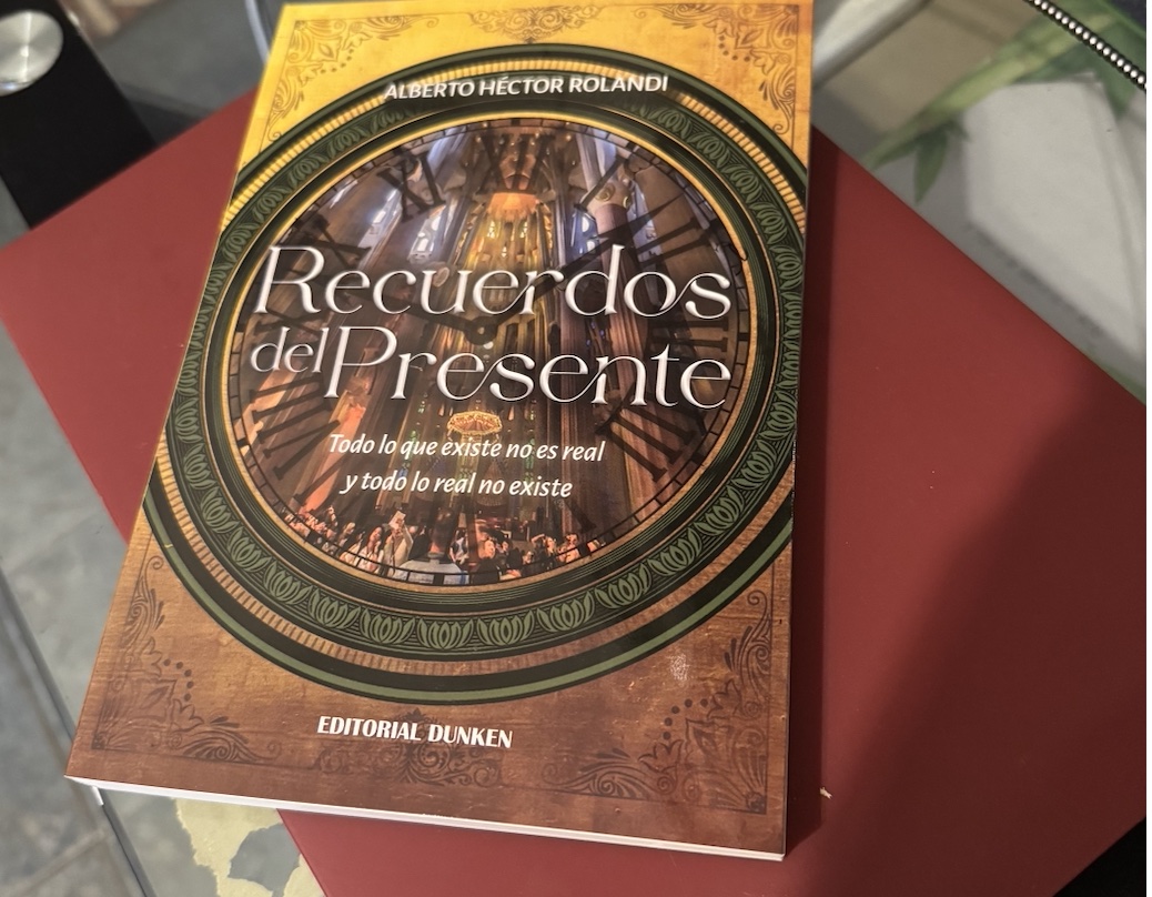 Tapa del libro Recuerdos del Presente